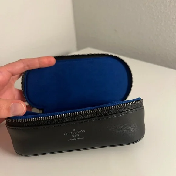 LV SUNGLASSES POUCH GM - Picture 5 of 7